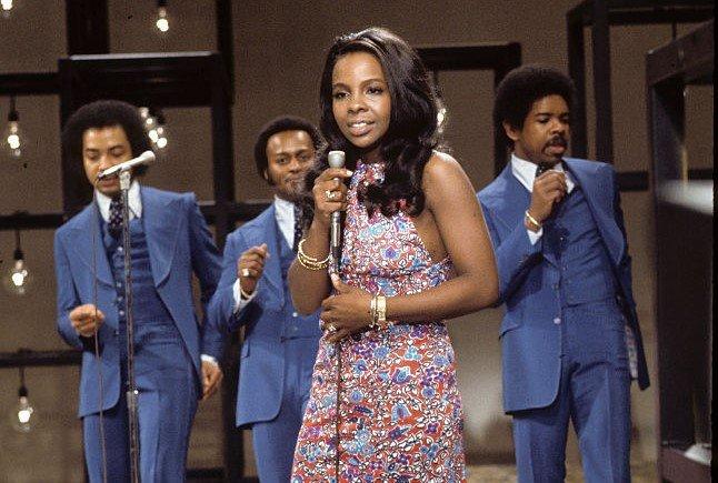 Gladys Knight And The Pips perform color photo